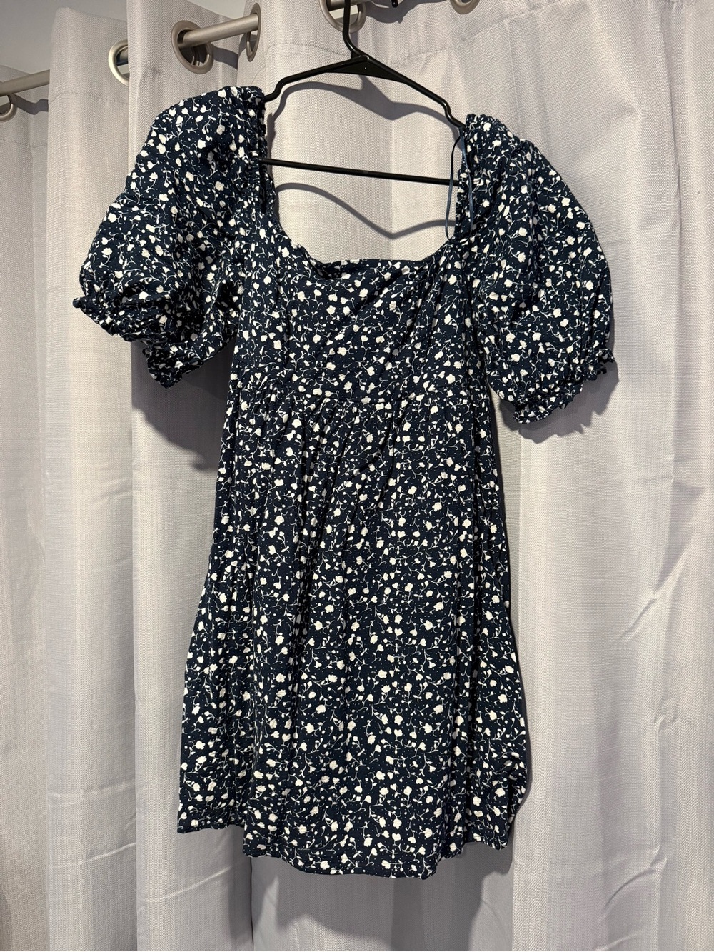 Francesca's Collections Navy and White Puff Sleeve Mini Dress